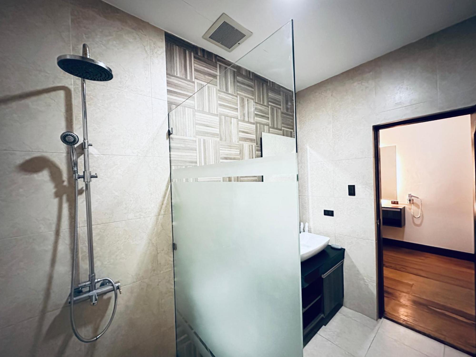 Vigan Plaza Hotel Экстерьер фото