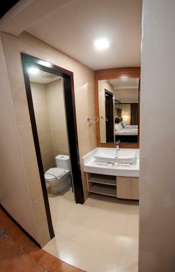 Vigan Plaza Hotel Экстерьер фото