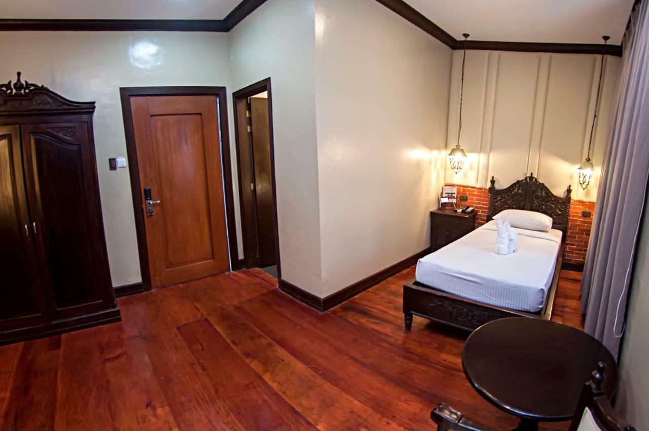 Vigan Plaza Hotel Экстерьер фото